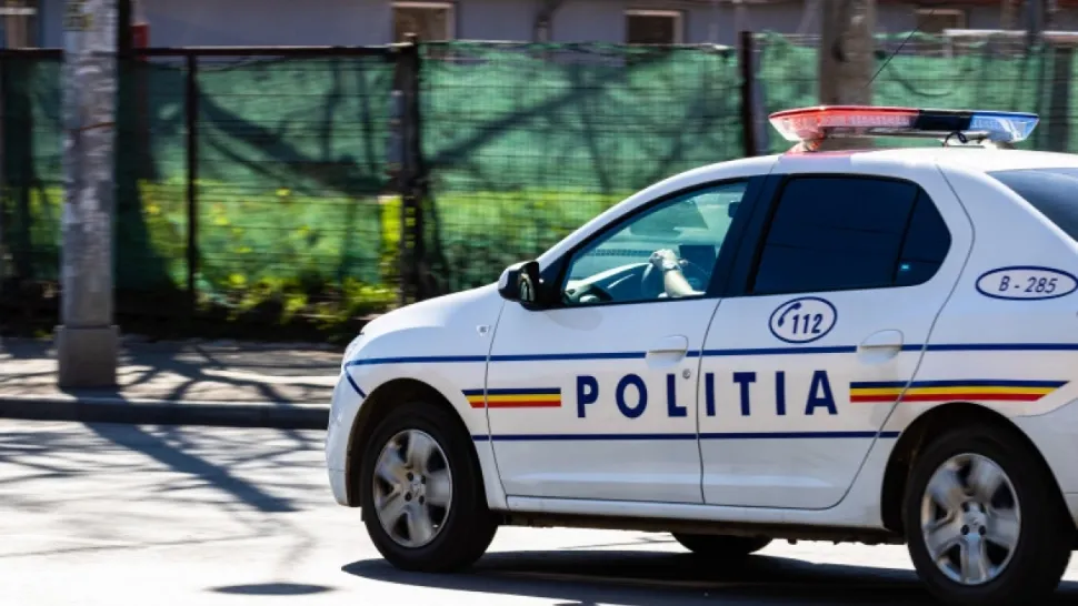  Fișe medicale eliberate ilegal pentru permisul auto. Percheziți la o clinică din București