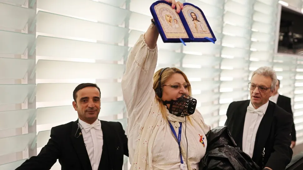 Diana Șoșoacă, penalizată de Parlamentul European. Are interzis la ședințe și pierde indemnizația