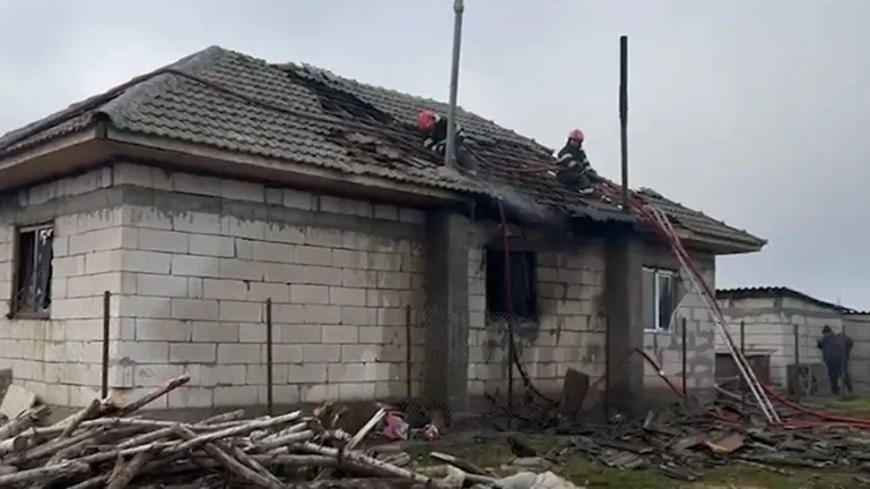 Incendiu devastator într-o comună din Călărași. Un bebeluș a MURIT: sora sa în vârstă de 2 ani s-a salvat în ultima clipă 