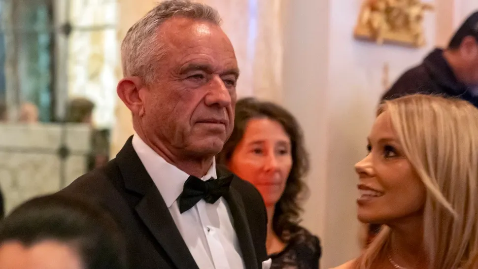 Realitatea Plus, partener media la cea mai așteptată întâlnire a finalului de an: Călin Georgescu și Robert Kennedy Jr. - Tucker Carlson va media dezbaterea