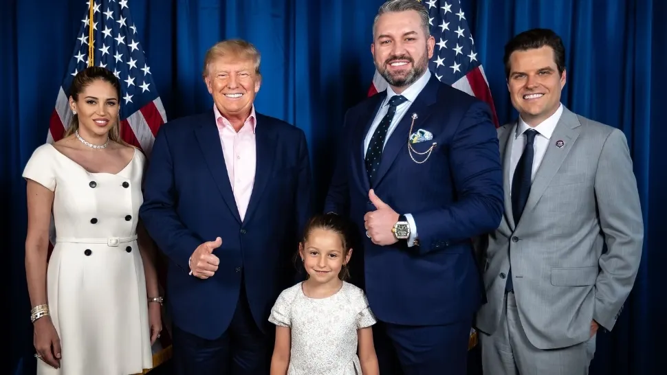 Cine este românul din echipa noului președinte SUA. Dragoș Sprînceană sărbătorește victoria alături de Donald Trump la reședința acestuia din Florida 