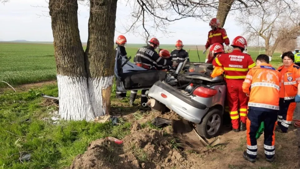 Daune uriașe cerute de familia unui bărbat mort într-un accident rutier în Tulcea. Șoferița vinovată a primit doar 2 ani cu suspendare