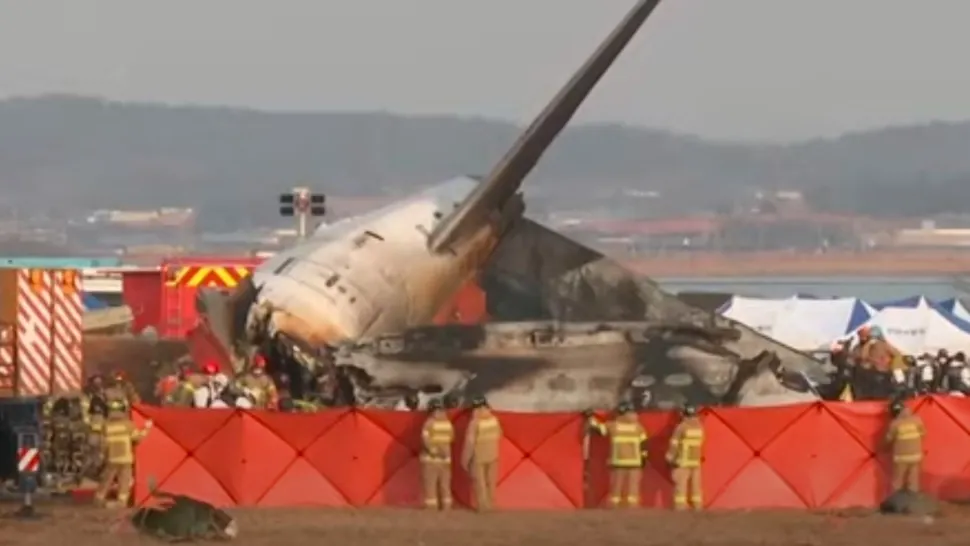 Apar primele ipoteze în legătură cu prăbușirea avionului sud-coreean. Martorii spun că au auzit o explozie puternică  
