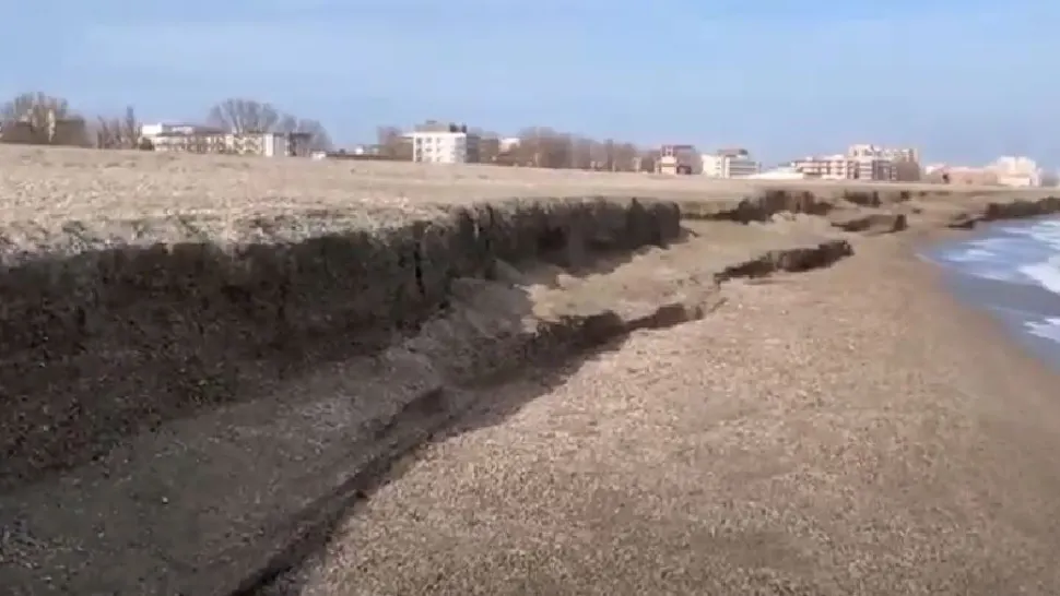 Plajele din Mamaia, afectate de fenomenul „Cliffing”. Cât de afectați sunt turiștii
