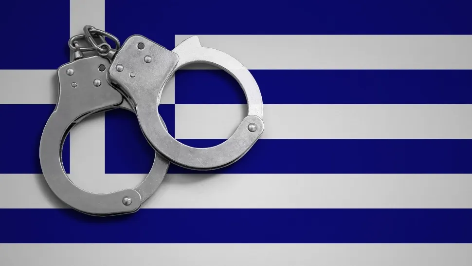 ATAC ARMAT la periferia Atenei, soldat cu doi morţi şi un rănit. Poliția a ARESTAT două persoane 