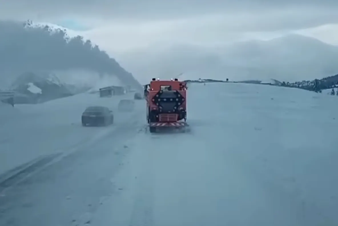 Viscol puternic în zona de munte - Intervenție în zona Rânca -  VIDEO