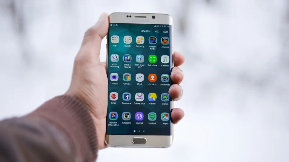 Ai aceste aplicații pe telefon? Șterge-le imediat! Avertismentul experților despre riscurile la care te expui