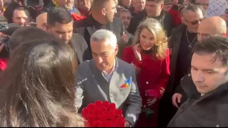 Marea Unire a Neamului. Călin Georgescu, alături de români: Este un moment de glorie uriașă pentru că poporul român s-a prins în aceeași horă, într-o unitate de neam - VIDEO