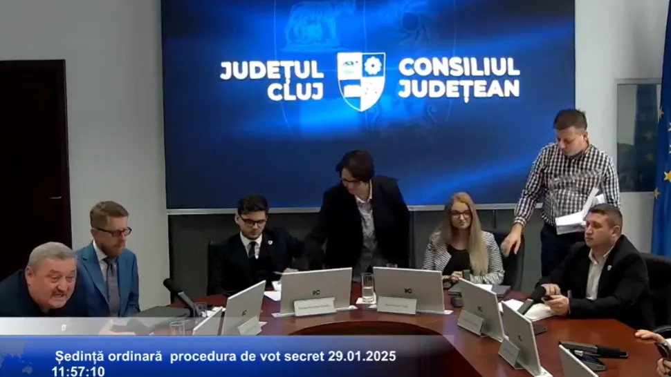 Au zburat obscenități la ședința Consiliului Județean Cluj. Ce „urări de bine” și-au adresat aleșii