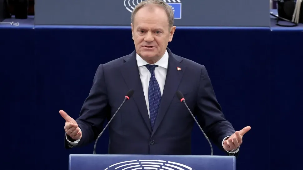 Semnal de alarmă de la Donald Tusk: Dacă Europa vrea să supraviețuiască, trebuie să se înarmeze