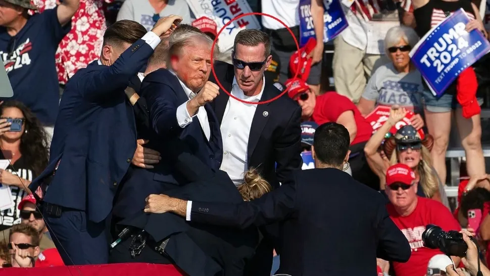 L-a apărat pe Trump cu propriul corp în timpul tentativei de asasinat și acum a primit șefia Secret Service. Cine este cel care și-a riscat viața pentru actualul președinte SUA  