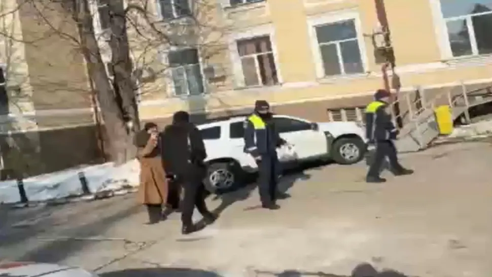 Andrei Caramitru, dus la poliție sub escortă după valul de instigări! Audiere explozivă după plângerea lui Călin Georgescu