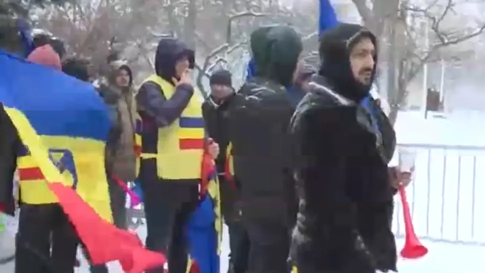 Angajații CFR, protest în fața Ministerului Transporturilor: ce nemulțumiri au oamenii