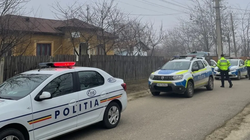 Incident halucinant într-o localitate din Timiș. Un mausoleu din cimitir a fost profanat 