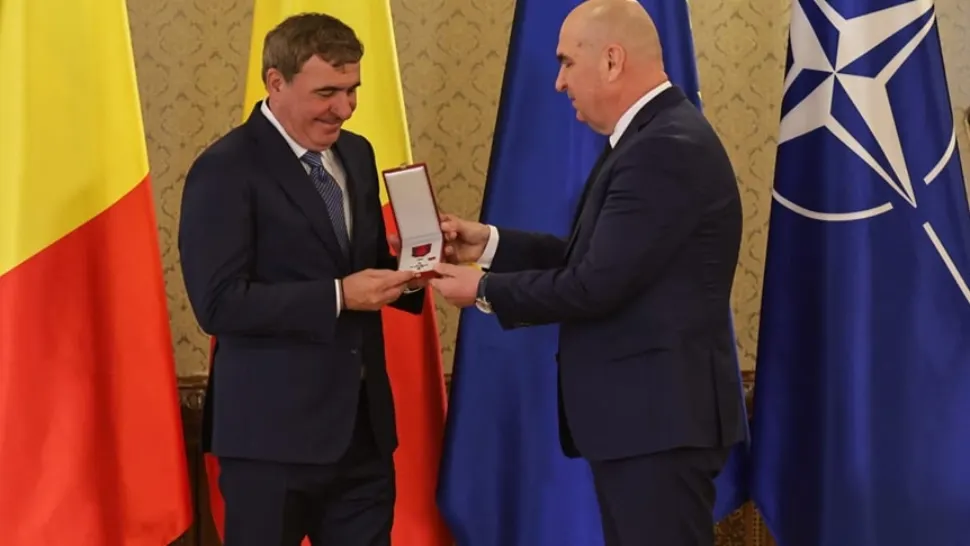 Hagi a fost decorat cu Ordinul Naţional „Steaua României” în grad de Cavaler