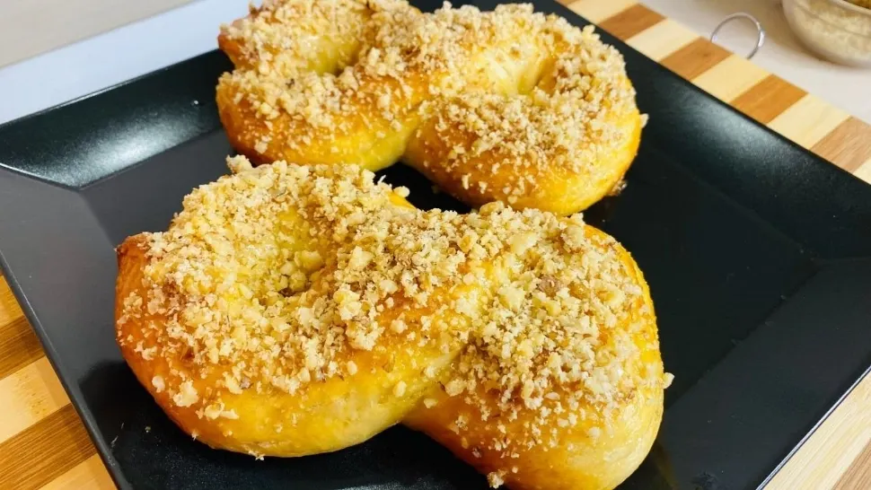 Mucenici moldovenești însiropați și cu nucă din belșug. Rețeta celui mai bun desert de sezon
