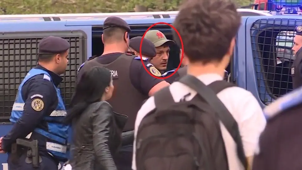 Influencerul Makaveli, săltat de jandarmi în timp ce protesta la Înaltei Curți de Casație și Justiție
