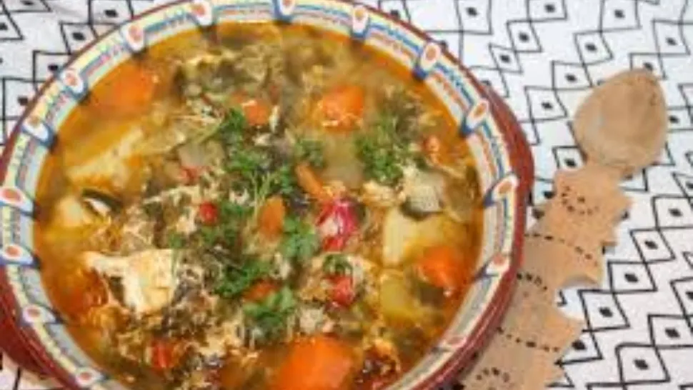 Ciorba de ștevie cu franjuri de ou. Ingredientul surpriză care îi va da un gust demențial