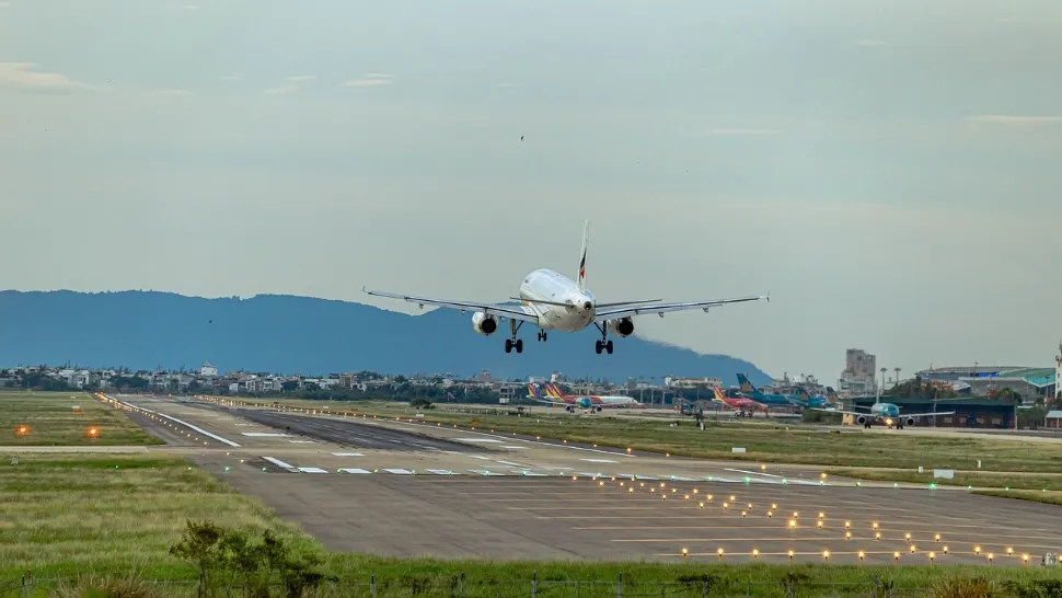 Unic în lume: un aeroport internațional a fost închis pentru câteva ore de rugăciuni