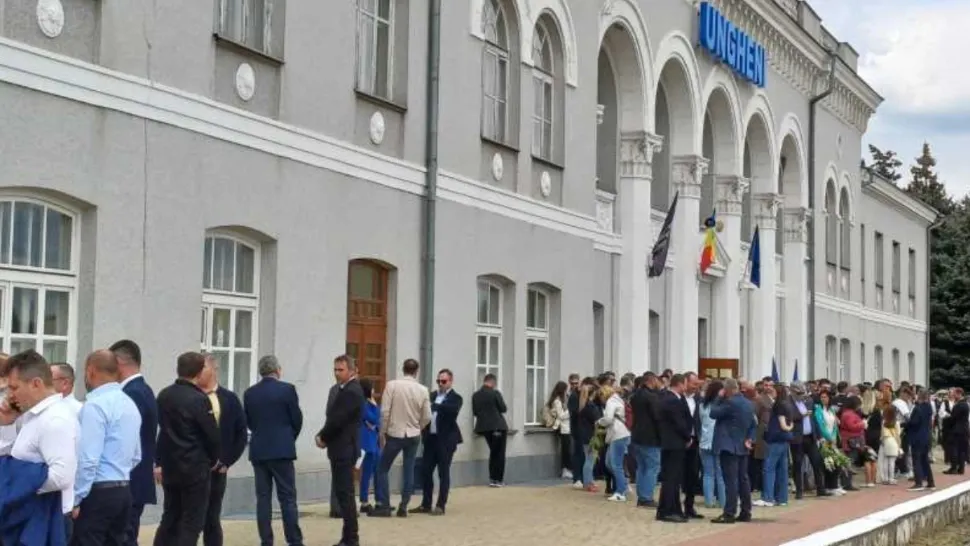 Nume mari din politică, prezente la inaugurarea lucrărilor pentru Podul de Flori dintre România și Moldova.”Trăim un moment istoric”