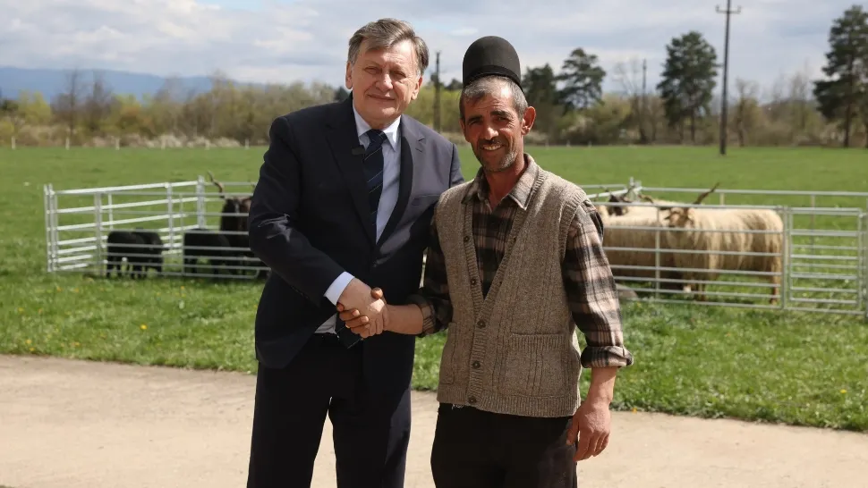 Crin Antonescu șochează printr-o analiză la bisturiu: „Războiul celor două secte. Petrov contra Georgescu”