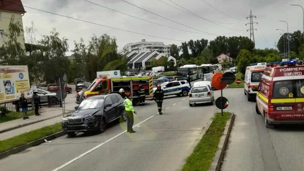 Grav accident rutier în Râmnicu Vâlcea. Două victime în urma impactului