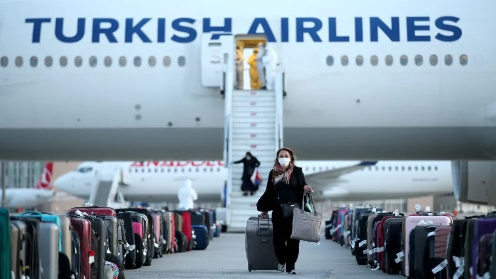Atenție la noile AMENZI pe cursele aeriene ale companiilor turcești. Cine se ridică înainte ca aeronava să opresă riscă să fie sancționat