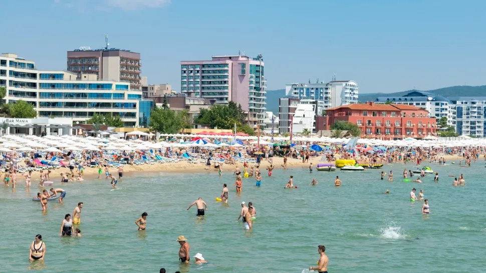 Românii care își fac vacanta în Bulgaria trebuie să știe: Cu cât vor crește prețurile în această vară, conform calculelor făcute de vecinii din sud