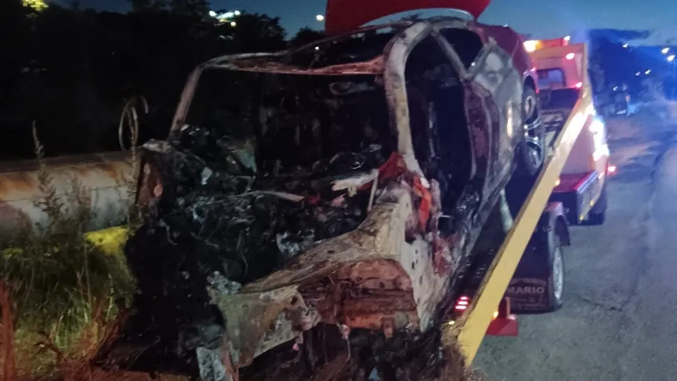 Tineri arși de vii, după o urmărire cu poliția pe străzile din Râmnicu Vâlcea . Mașina gonea cu 185 km/h, iar șoferul a refuzat să oprească