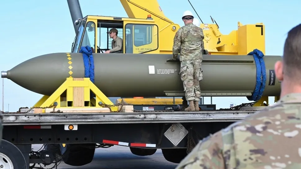 Război în Orientul Mijlociu. Dilema americană: Bombă antibuncăr sau arme nucleare tactice, împotriva Iranului?