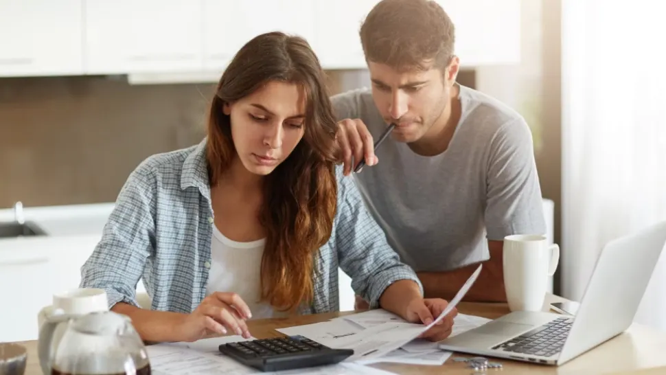 Ai datorii la ANAF sau bănci? Iată câte popriri pot fi făcute din salariul tău 