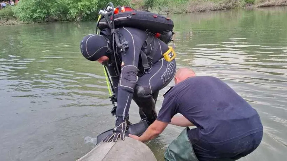 Tragedie în Bihor: o fetiță de 8 ani s-a înecat în Crișul Negru de față cu sora sa
