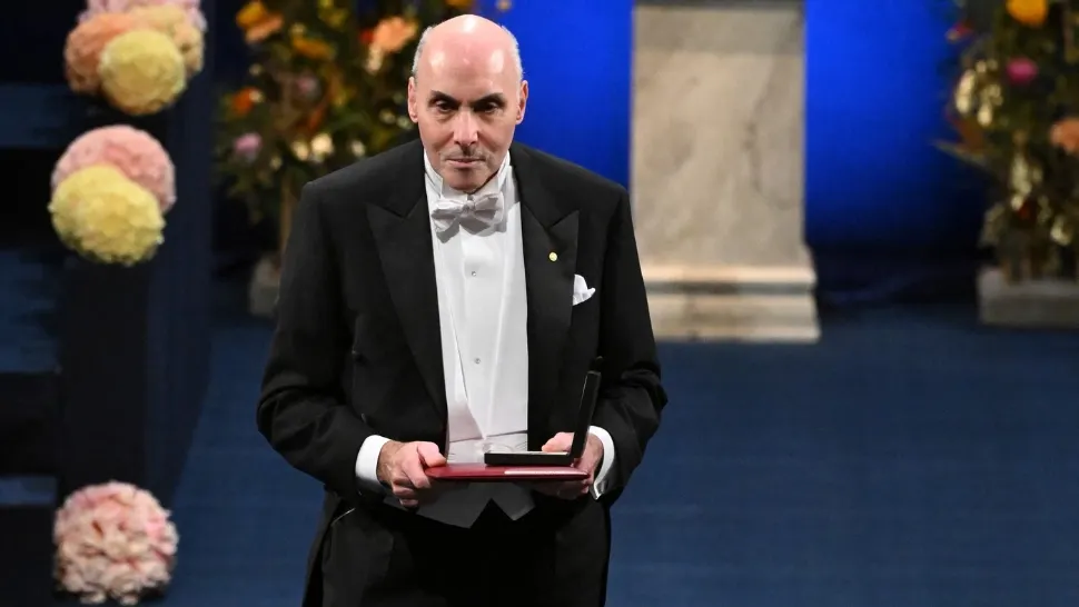 Scandal în SUA cu privire la aprobarea noilor vaccinuri. Un laureat al premiului Nobel se teme de „vaccinosceptici”