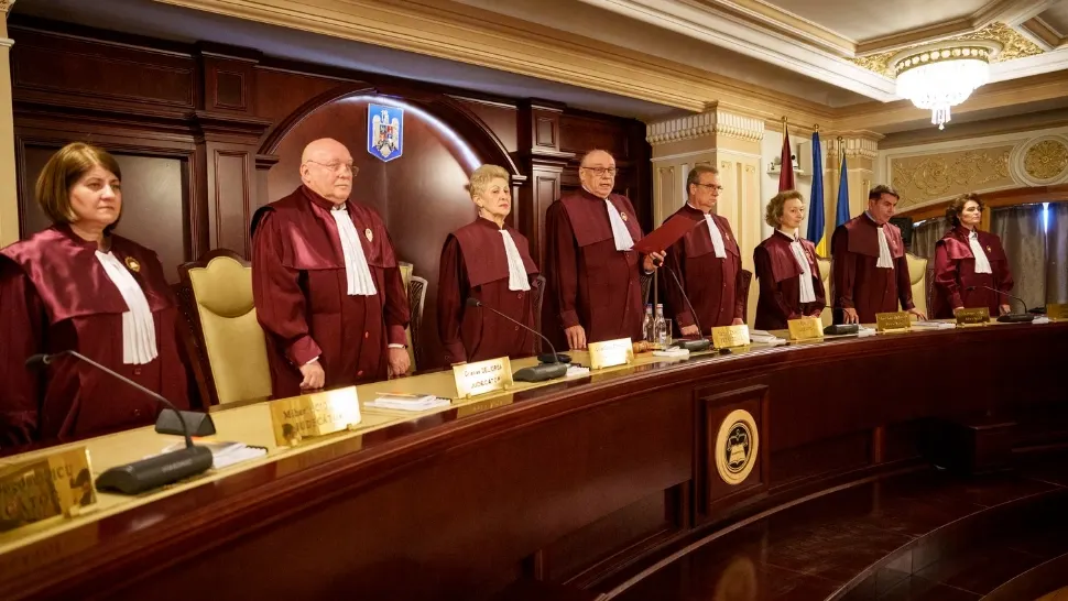CCR sfidează legea și se pregătește să acorde indemnizații de câte 180.000 de lei pentru cei trei judecători care își termină mandatul