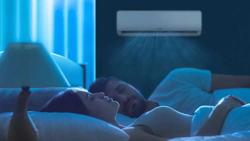 Ce se întâmplă dacă dormi cu aerul condiționat pornit. Temperatura la care trebue să îl setezi ca să nu îți fie afectată sănătatea 