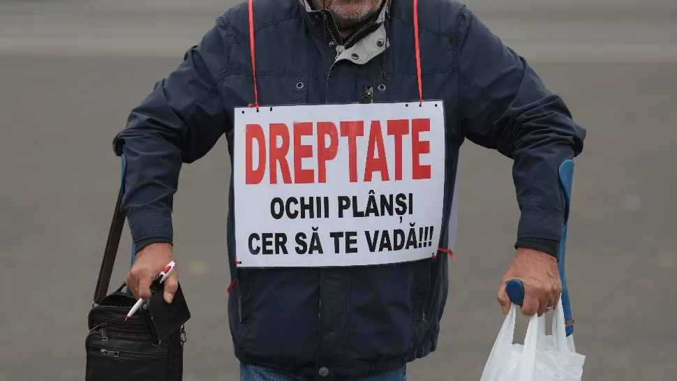 Sfidare totală: românii strâng cureaua, Guvernul angajează sute de diplomați plătiți cu mii de euro