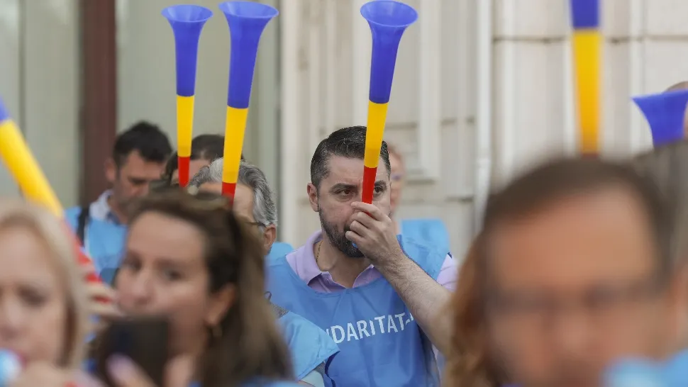Măsurile sărăciei au intrat în vigoare. Protest cu mii de români, astăzi, în fața Guvernului. Realitatea PLUS, alături de oameni