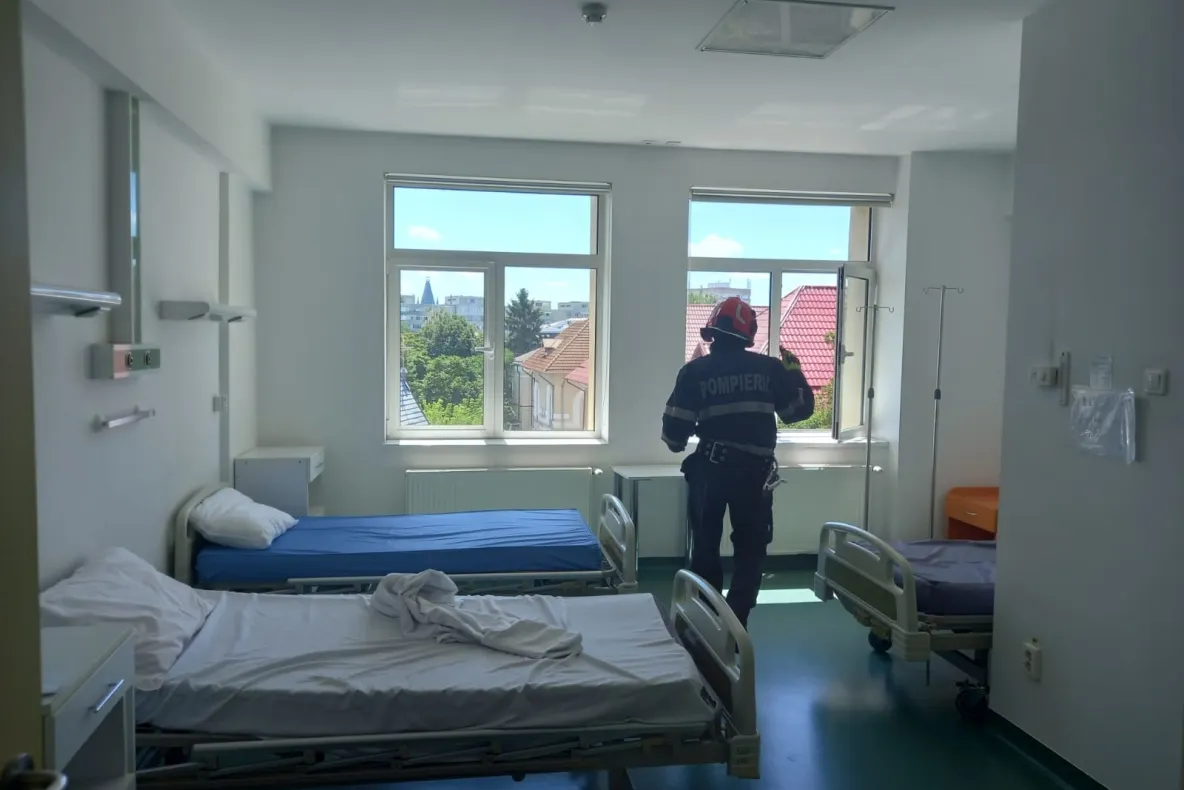 Managerul maternității din Iași, primele declarații despre incendiu: "Dacă o lungeam mult, era risc mare". Unde a pornit focul