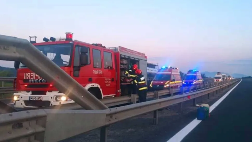 Accident grav, în jud. Hunedoara: 6 victime, între care doi copii. Impact violent între 3 mașini și o dubiță