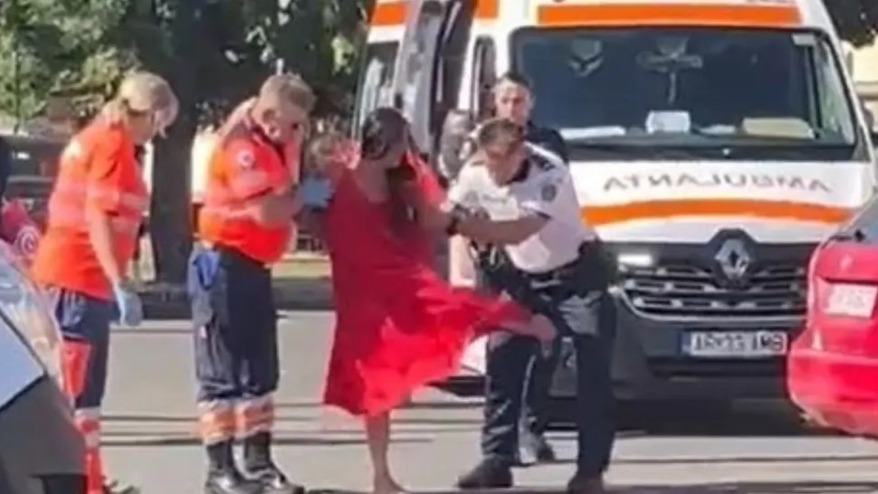 Accident grav în Arad! O femeie și doi copii au fost răniți de o șoferiță beată. Polițiștii au reținut-o, după ce a făcut circ în plină stradă