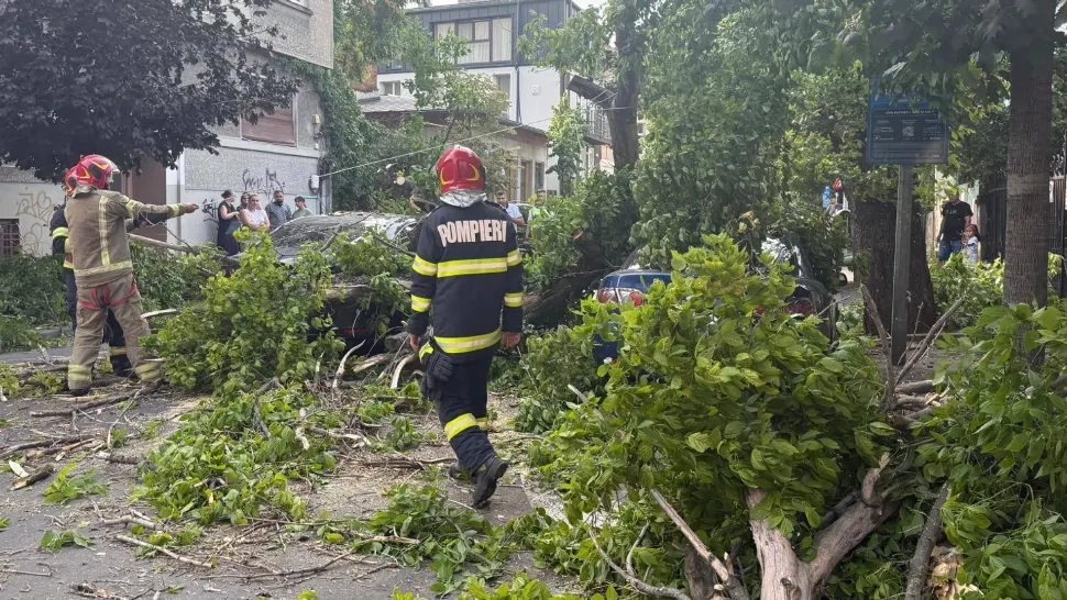 URGIA DUPĂ CANICULĂ! Furtuni violente și fenomene extreme lovesc România