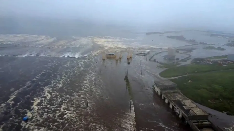 Tsunami devastator după cutremurul de 8,8, din Rusia: momentul în care insulele Kurile și Hokkaido sunt lovite de valuri uriașe - VIDEO