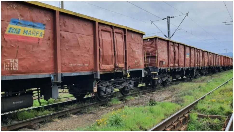 Incident halucinant în Târgu Neamț. Doi adolescenţi de 17 ani s-au electrocutat, după ce s-au urcat pe un vagon de marfă