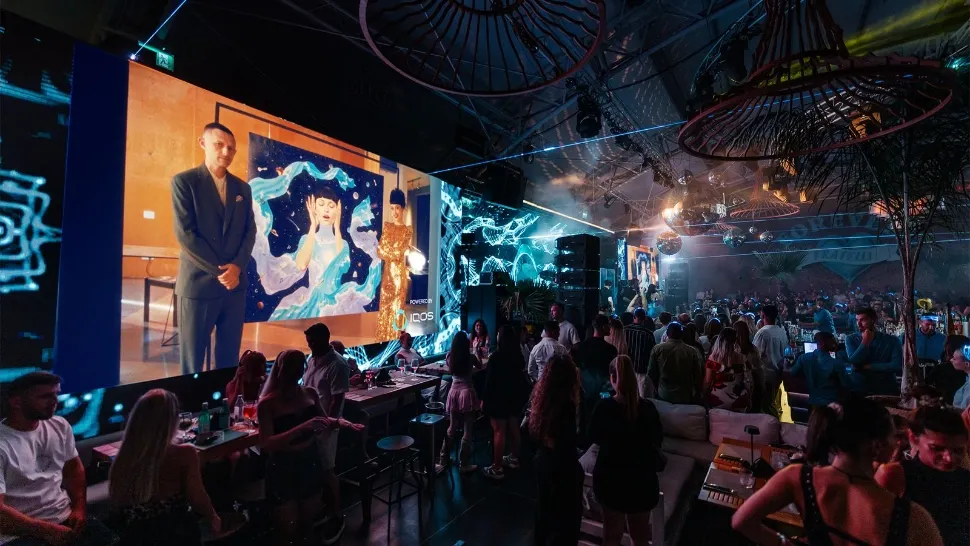 IQOS x Irina Rimes x Roman Tolici: peste 3.000 de participanți la evenimentul de la Fratelli Beach & Club Mamaia