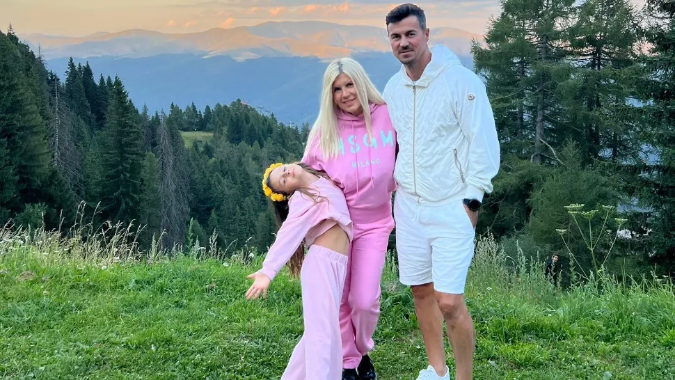 Elena Udrea și familia, întâlnire cu un urs la Sinaia. Mesajul fostului ministru pe Facebook
