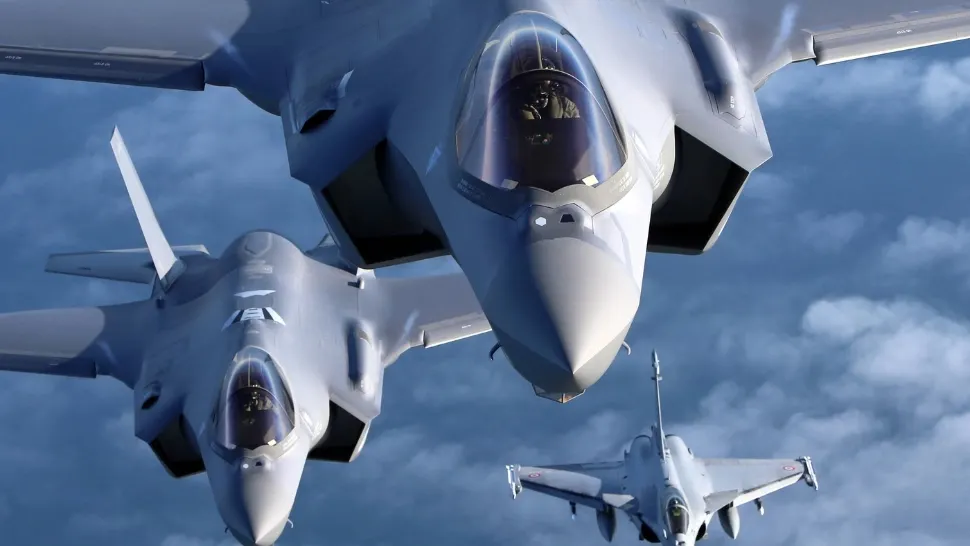Video. Cine câștigă cu adevărat într-o confruntare dintre Rafale și F-35? Rezultatele i-au lăsat pe americani cu gura căscată