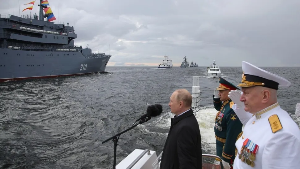 Rusia schimbă legea: Trupele lui Putin pot trece granița oficial