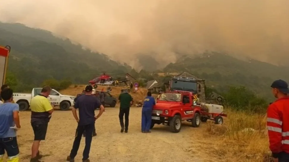 Incendii cumplite în Spania: un pompier și-a pierdut viața după răsturnarea unei cisterne în timpul unei intervenții