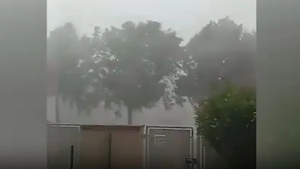 Nordul Italiei lovit de o tornadă. O clădire s-a prăbușit