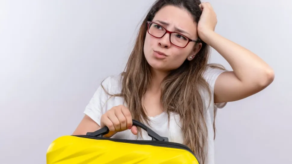 Vacanțe blocate și turiști disperați. O mare agenție de turism nu a plătit hotelierii și riscă falimentul. ANAT îi sfătuiește pe români să nu urce în avion